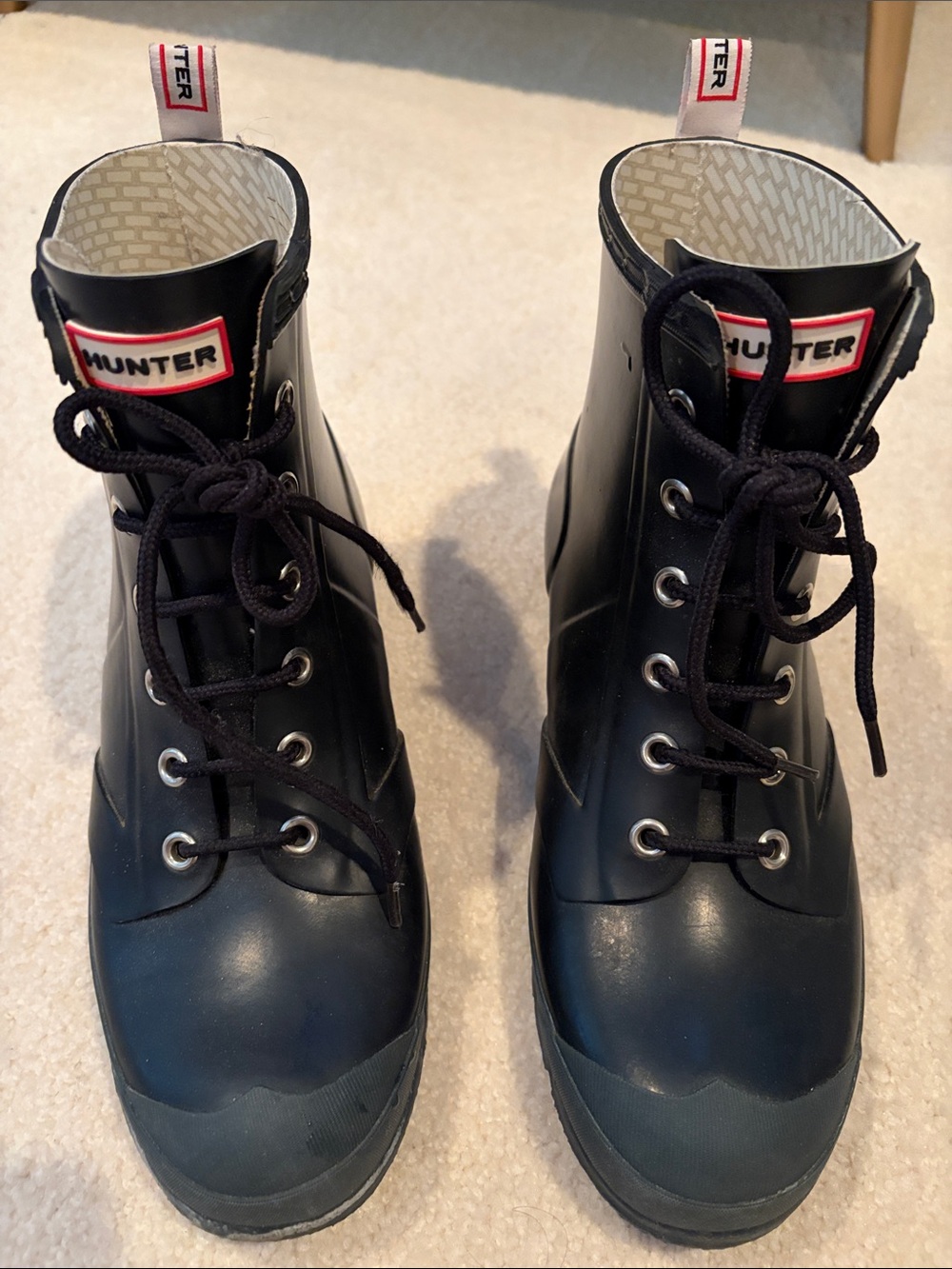Hunter Classic Black Lace-Up Rubber Rain Boots with Pull Tabs in Women’s Size 9